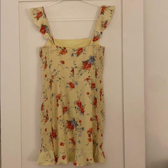 WAYF Yellow Poppy Summer Dress💛 - Picture 5 of 9